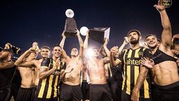 altText(Peñarol ganó su primer clásico en el exterior)}