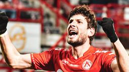 altText(Avenatti y Báez cerca de Peñarol y Brian Rodríguez sigue en carrera)}