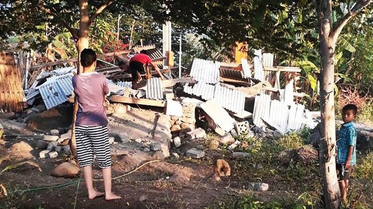 Terremoto en Indonesia deja al menos 16 muertos