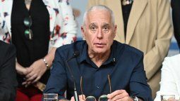 altText(Carlos Negro anunció decreto para limitar la venta de municiones y cruzó a la oposición)}