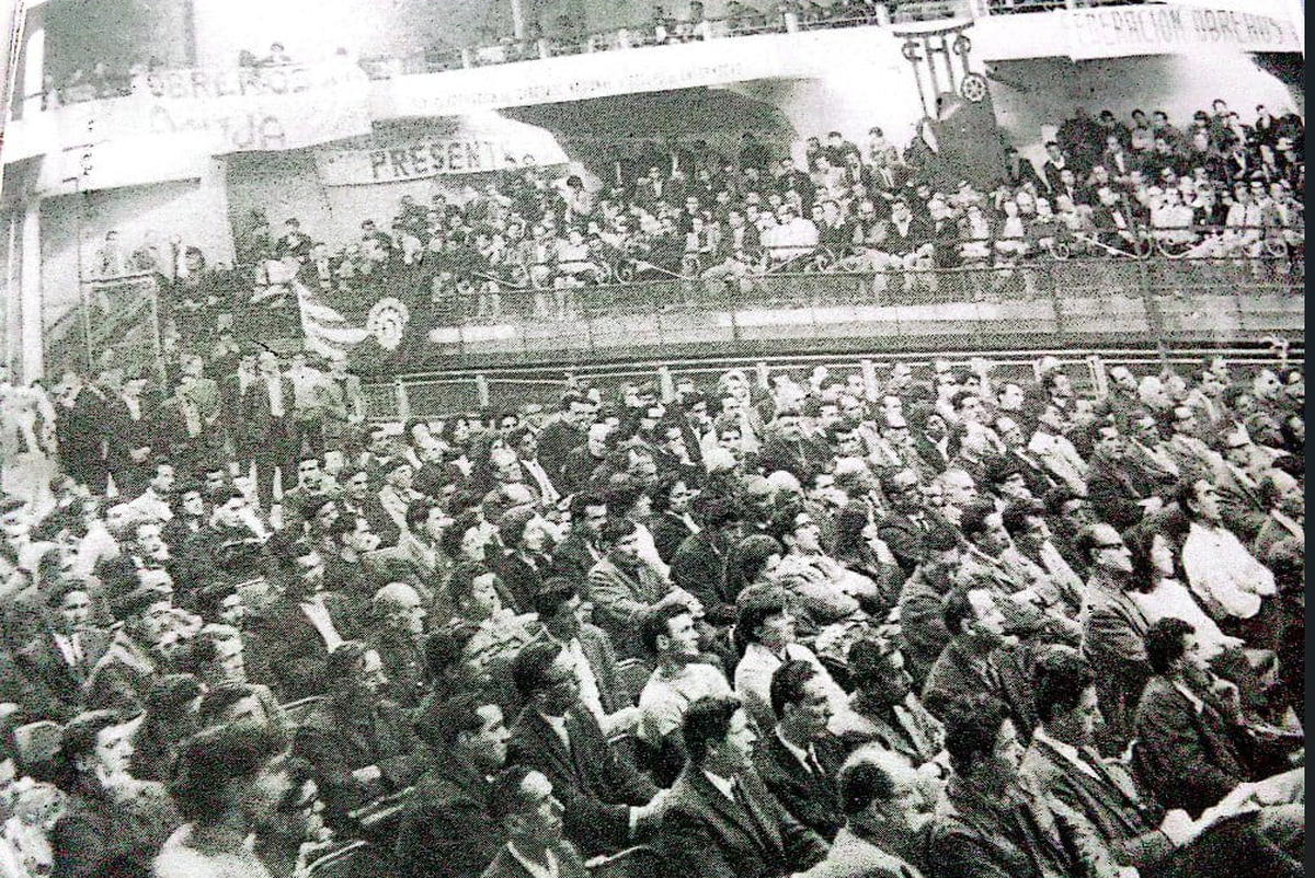 Acto de unidad sindical. Octubre de 1966, en el Platense Patín Club. Acto de unidad sindical. Octubre de 1966, en el Platense Patín Club.