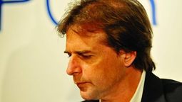 altText(Lacalle Pou: “En la elección pasada, me pasó un tren por arriba”)}