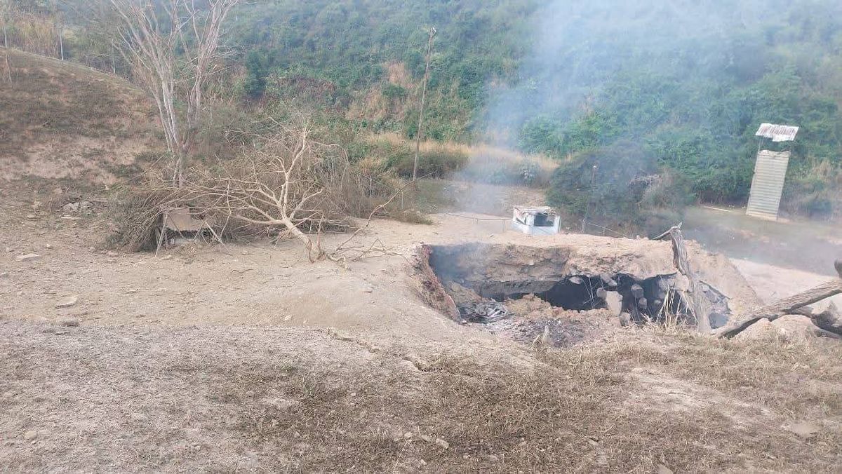 Destrucci&oacute;n cerca de una zona residencial.