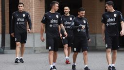 altText(Uruguay entrenó en Corea, sólo faltan tres jugadores)}