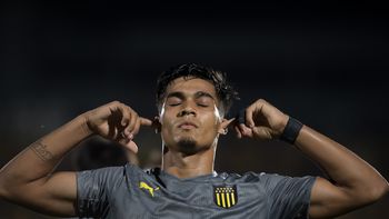 El arranque de Matías Arezo en Peñarol es para encuadrar. Diez goles en siete partidos.