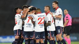 altText(Nacional goleó a Deportivo Maldonado en un partidazo)}