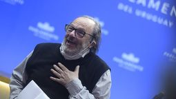 altText(Olesker: el impuesto a los públicos es injustificado y discriminatorio)}
