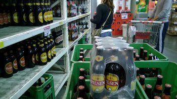 Sin acuerdo en reunión, sigue huelga en la cerveza.