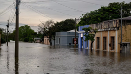 altText(Alrededor de 400 personas desplazadas por inundaciones)}