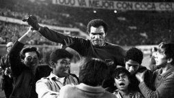 altText(El fútbol despide a Manga, una de sus mayores glorias)}