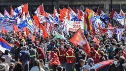 altText(PIT CNT convoca a concentrarse frente a embajada Argentina)}