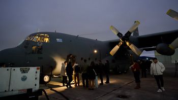 El Hércules partió hacia Venezuela el sábado al caer la tarde.