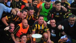 altText(Peñarol de proa al tricampeonato, le ganó a Fénix y fue campeón del Apertura)}