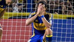 altText(Cavani erró un gol increíble y Boca quedó eliminado en tanda de penales)}