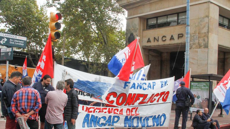 Sindicatos de Ancap paran y se movilizan este martes