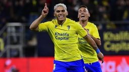 altText(Nacional sale a la carga por Brian Ocampo y Felipe Carballo)}