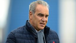 altText(Lasarte define si arranca con Santander o el juvenil Petit de centrodelantero)}