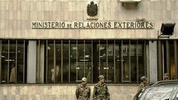 altText(Ministerio de Relaciones Exteriores alerta a uruguayos que viajen a EE.UU)}