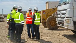 altText(Lacalle se reunió con los principales ejecutivos de UPM)}