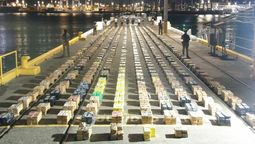 Alijo de 13.500 kg de cocaína decomisado por autoridades de Panamá.