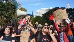 altText(Gremios estudiantiles manifestaron su indignación en la ANEP)}