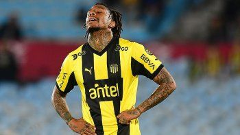 Médico que trata la lesión de Abel Hernández reveló cuánto tiempo estará fuera de las canchas