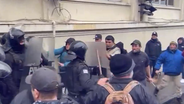 Pit-Cnt podría expulsar al sindicato policial por represión a trabajadores de la pesca