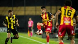 altText(Peñarol ante Boston River se enfrentan por las semifinales de la Copa de la Liga AUF)}