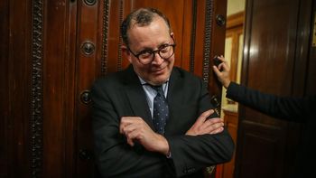 No te pongas celoso Álvaro: el mensaje de Schipani a Perrone