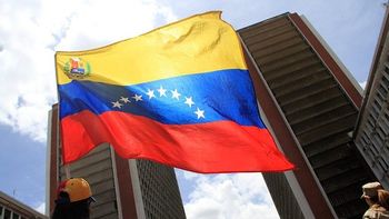 Mayoría de venezolanos apoya eventual diálogo entre Gobierno y oposición