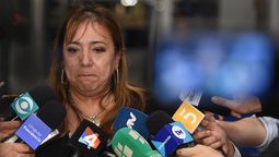 altText(Lozano al Parlamento y Moreira contra las cuerdas)}