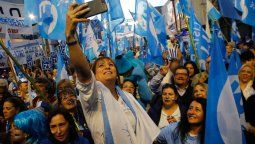 altText(Denuncias cruzadas en el Partido Nacional: rupturas de confianza y clima tenso por votación de obras)}