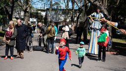 altText(Una multitud se volcó a un remozado Jardín Botánico)}