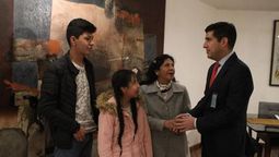 altText(La familia de Pedro Castillo arriba a México)}