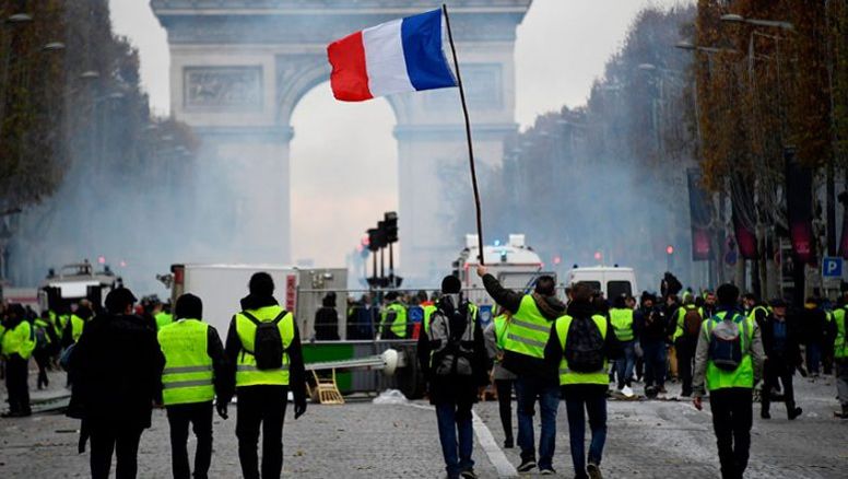Declarada moratoria en subida del combustible para Francia