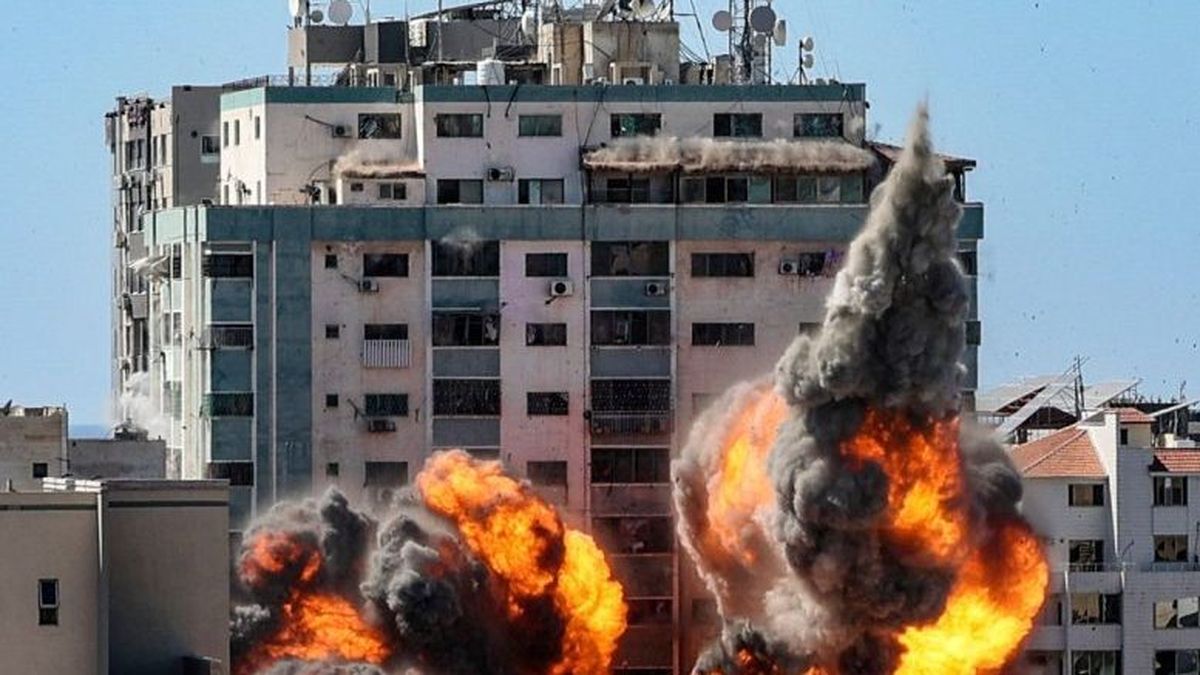 Fuerzas israelíes atacan en Gaza.