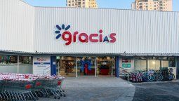 altText(Oddone esquiva los golpes y Raffo pelea con su sombra)}