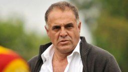 altText(Pelota al medio)}