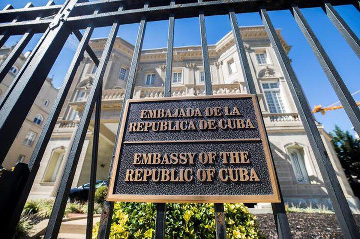 Cuba denuncia ataque terrorista a su embajada en Washington.