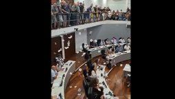 altText(Uber en Canelones: escándalo en la sesión de la Junta entre ediles y taxistas)}