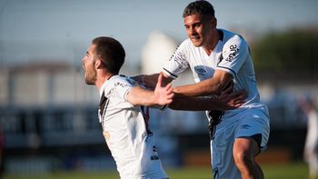Danubio goleó a Deportivo Maldonado con tres goles de May