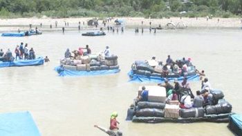 Argentinos cruzan a Bolivia en busca de trabajo