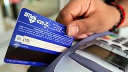 altText(La economía sin dinero en efectivo podría ser una espada de doble filo)}