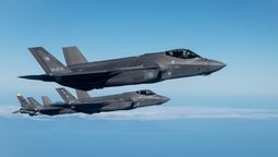 altText(Venezuela denunció que cinco aviones de combate de EEUU sobrevolaron su espacio aéreo)}