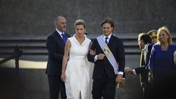 altText(Diario Clarín elimina su noticia donde ofende a la primera dama uruguaya)}