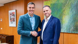 altText(Orsi mantendrá este martes una reunión con el presidente de España Pedro Sánchez)}