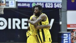 altText(Peñarol le ganó a Biguá y quedó a un paso de los play off)}