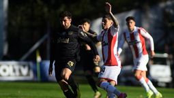 altText(Peñarol ganó con justicia y lidera su serie en el Intermedio)}