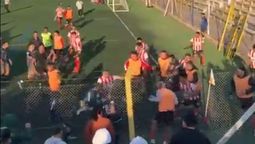 altText(Imputaron a 11 futbolistas por la batalla campal entre Deportivo Italiano y Mar de Fondo)}