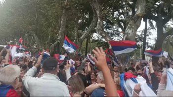 La gente salió a las calles de Lavalleja a festejar el triunfo del FA